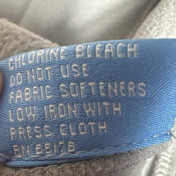 Audi Performance Soft Shell Vest Mens M Red Fleece Lined Zip Logo Wind Resistant - Picture 10 of 10